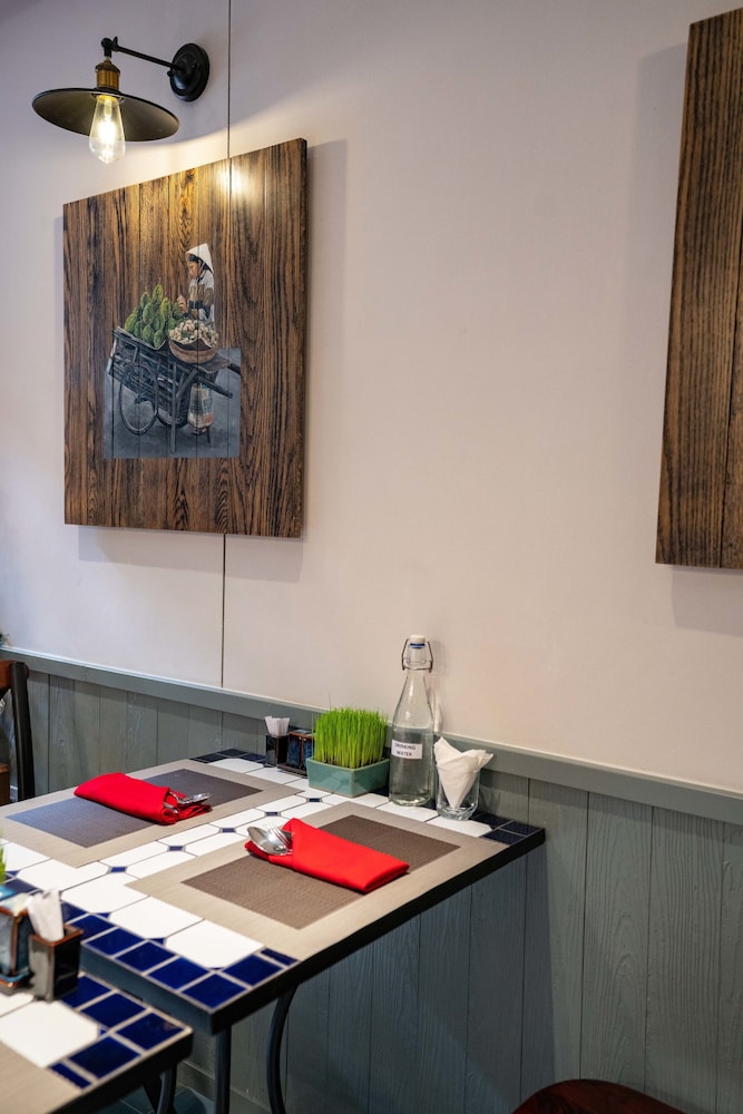LITTLE SAIGON BOUTIQUE HOTEL 69/70