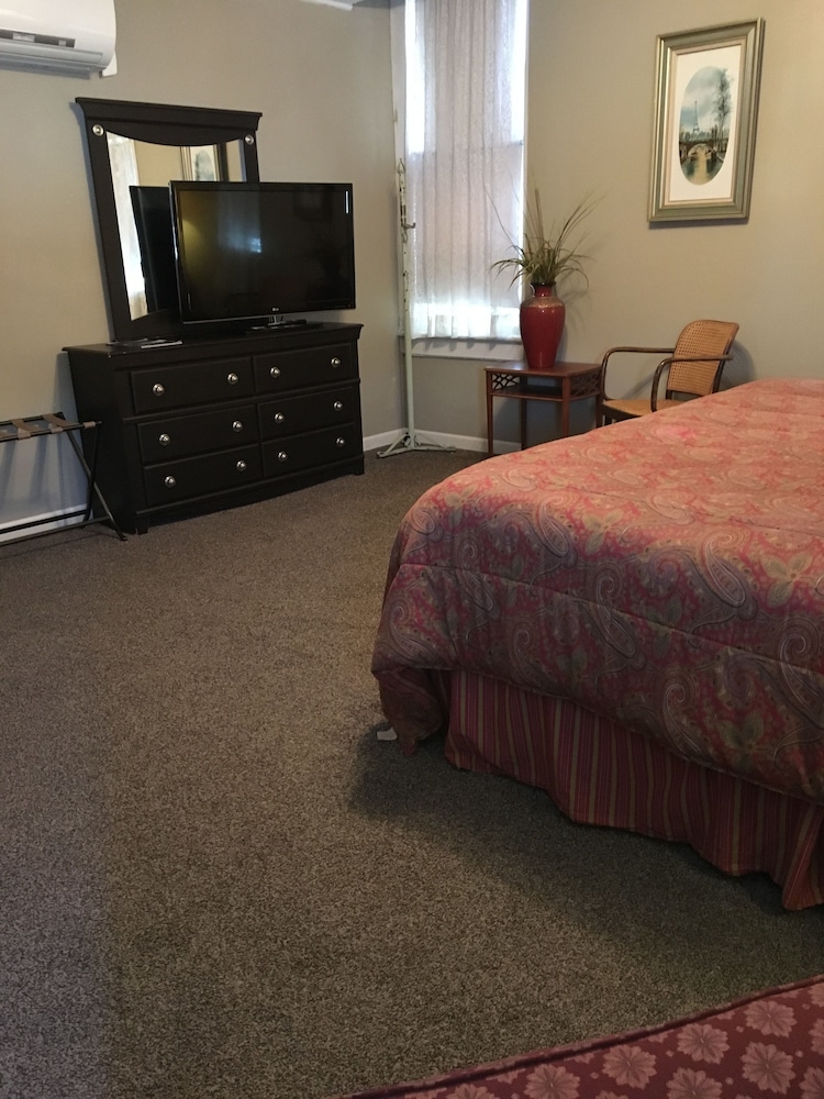 The Courtland Hotel and Day Spa 13/76
