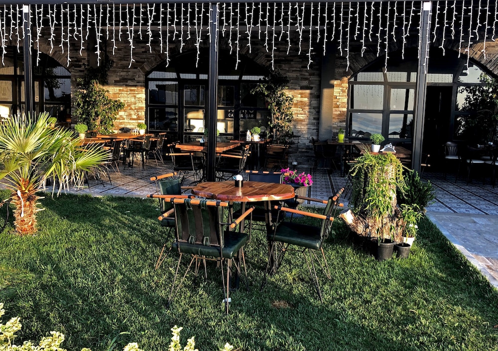 8 Rooms Boutique Hotel 47/50