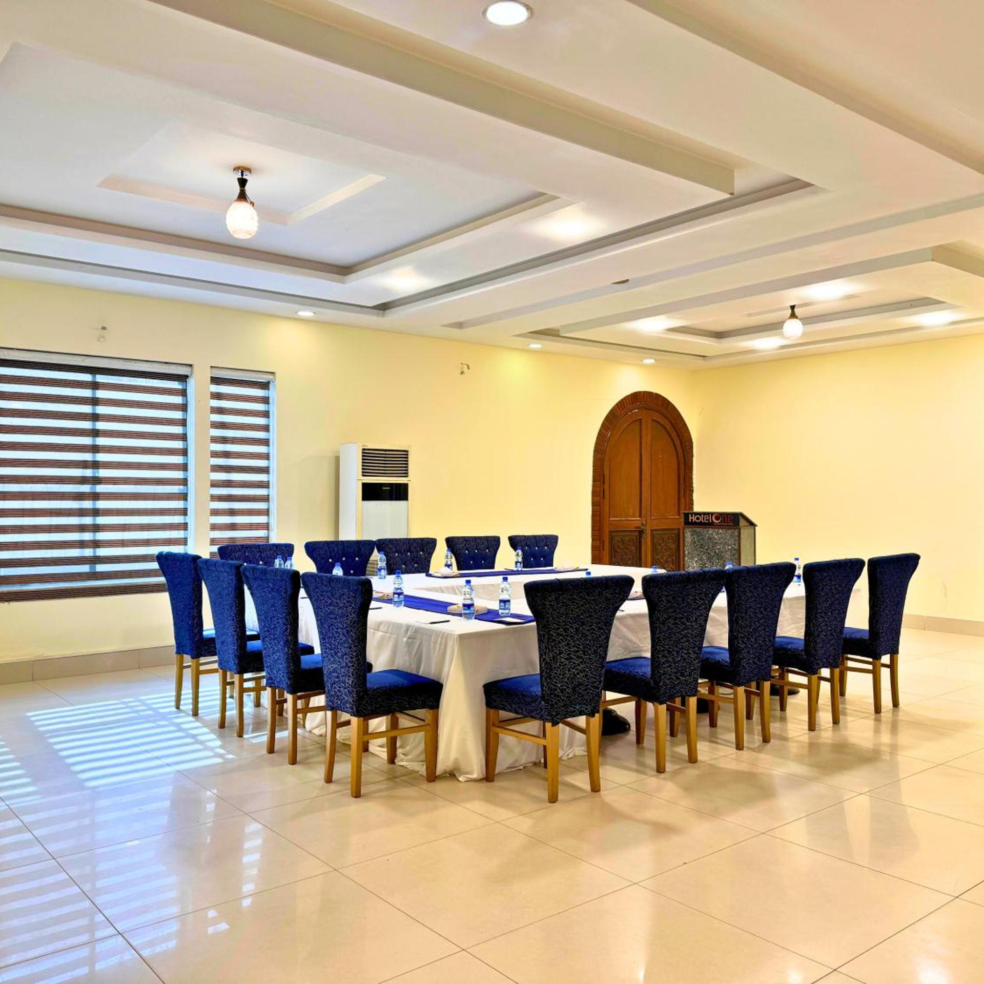 Hotel One Dera Ghazi Khan 28/30