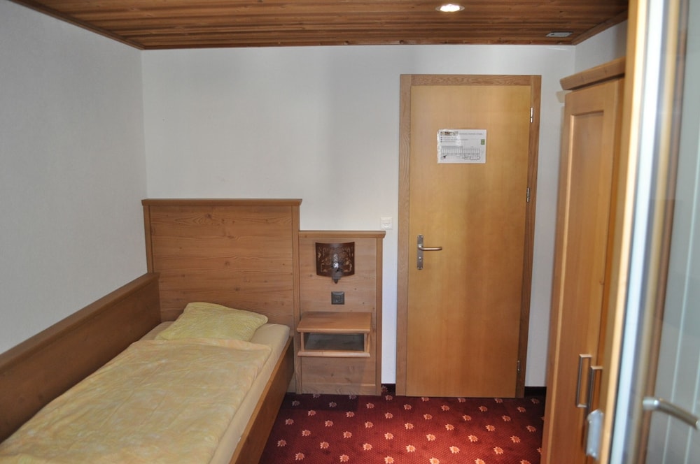 غرفة مفردة بسرير فردي، Central Residence 2/4
