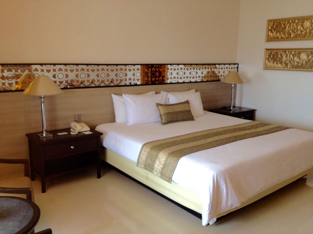 Indra Regent Hotel 15/82