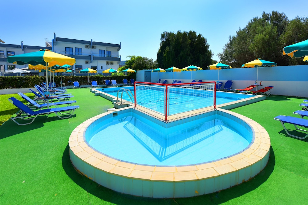 Anixis Hotel 12/52