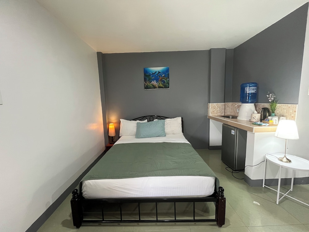 Conrada's Place Hotel And Resort 43/67