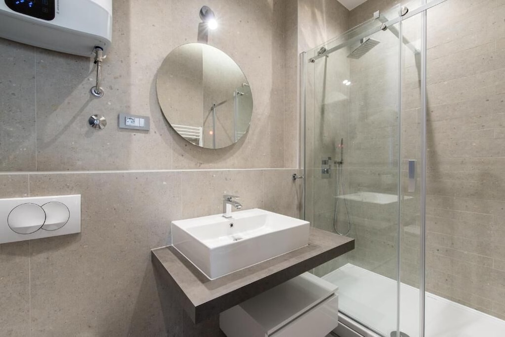 Seascape Luxury Rooms 11/14