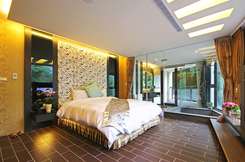Shuian Lakeside Hotel 37/75