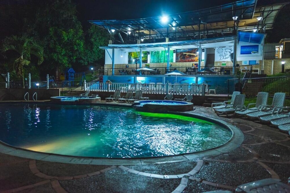 Villeta Resort Hotel 41/47