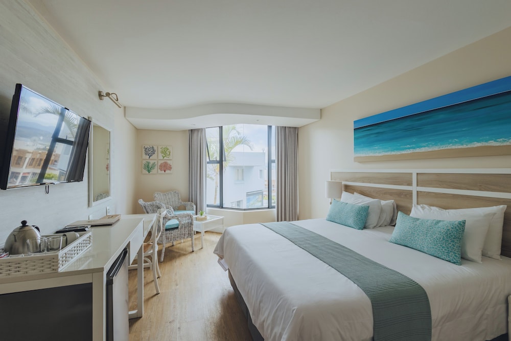 BAYVIEW HOTEL 22/75