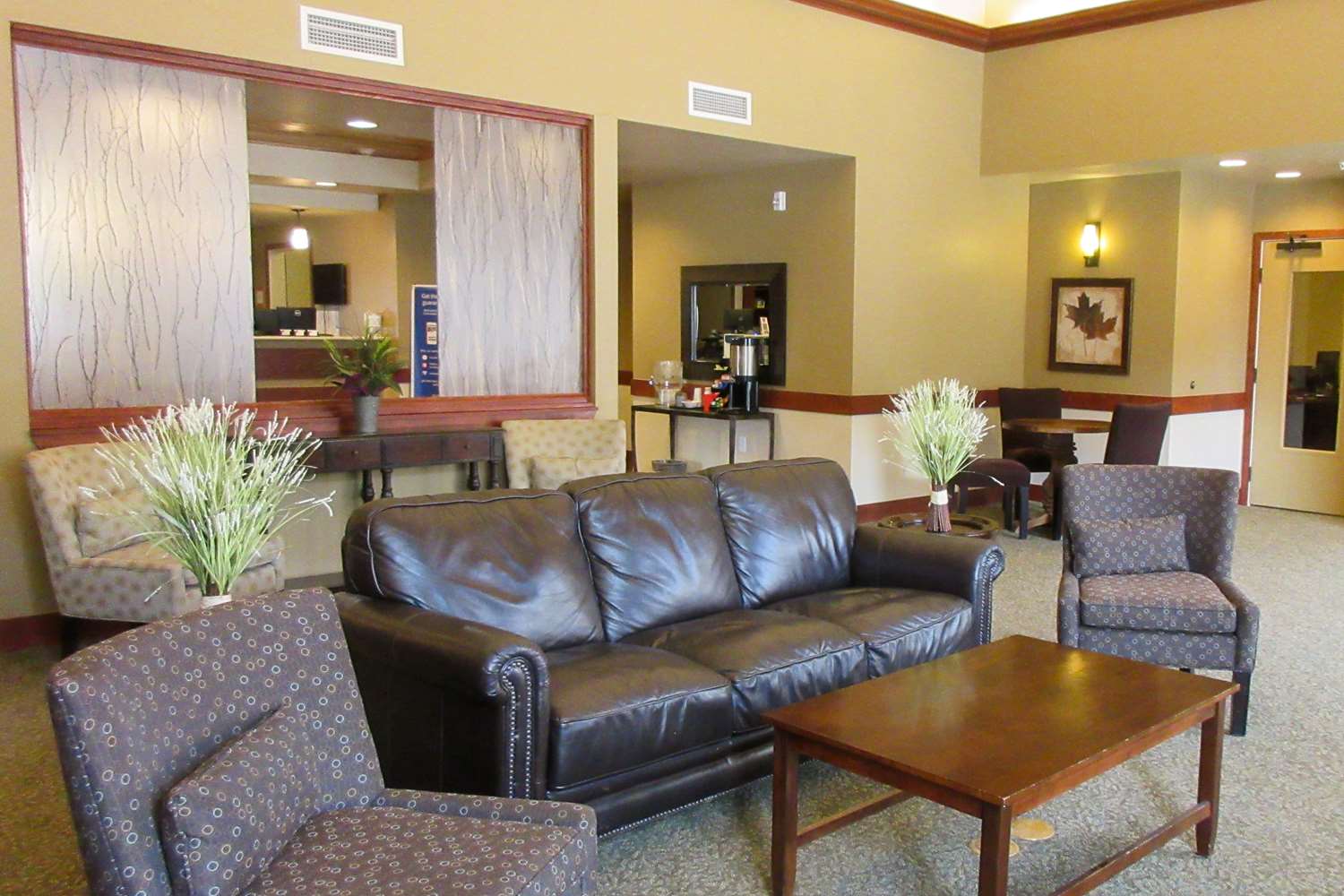 Clarion Hotel & Suites Williston 5/9