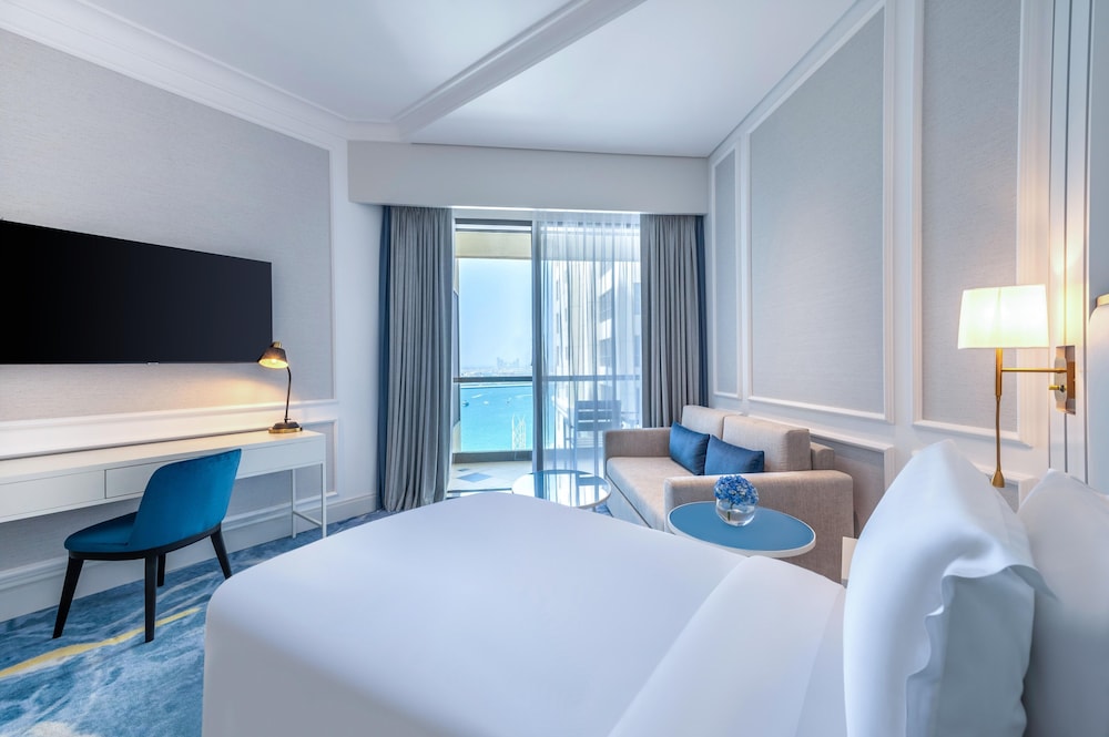 SUPERIOR, TWIN BEDS, PARTIAL SEA VIEW, BALCONY