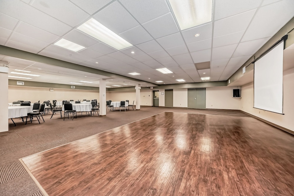 Grande Cache Inn and Suites 6/46