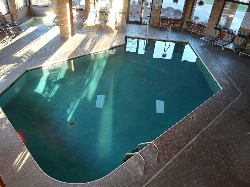 Quality Inn New Martinsville, WV 43/65