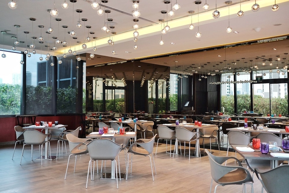 One Farrer Hotel 56/69