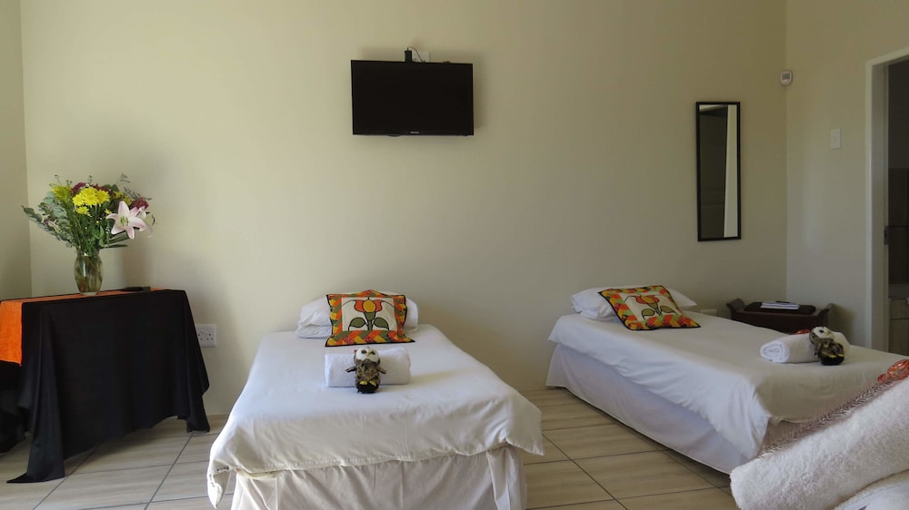 Karoo-Koppie Guesthouse 8/20