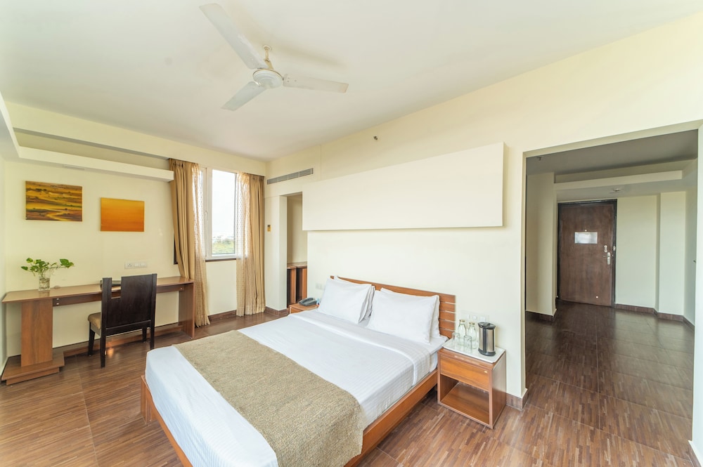 Whispering Palms Jaipur Hotel 24/55