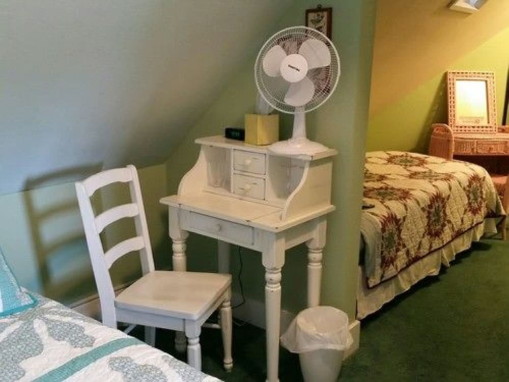 Geiger Victorian Bed and Breakfast 10/25