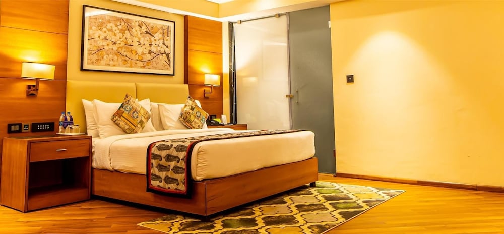 GOLDEN TULIP JAIPUR 15/50