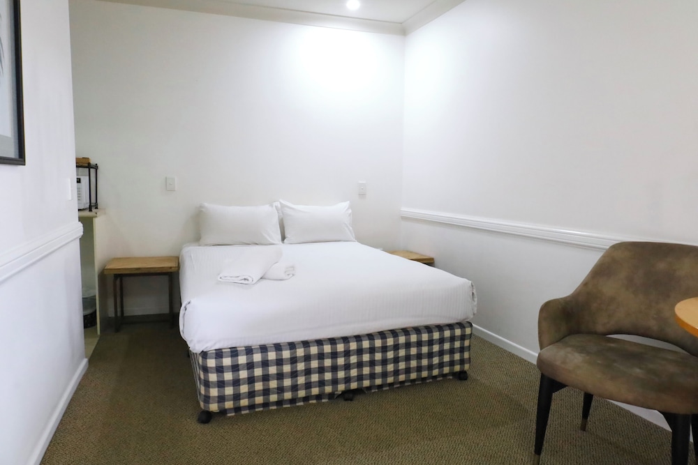 غرفة كلاسيكية ثلاثية بغرفة نوم واحدة، Park Avenue Hotel Motel 5/7