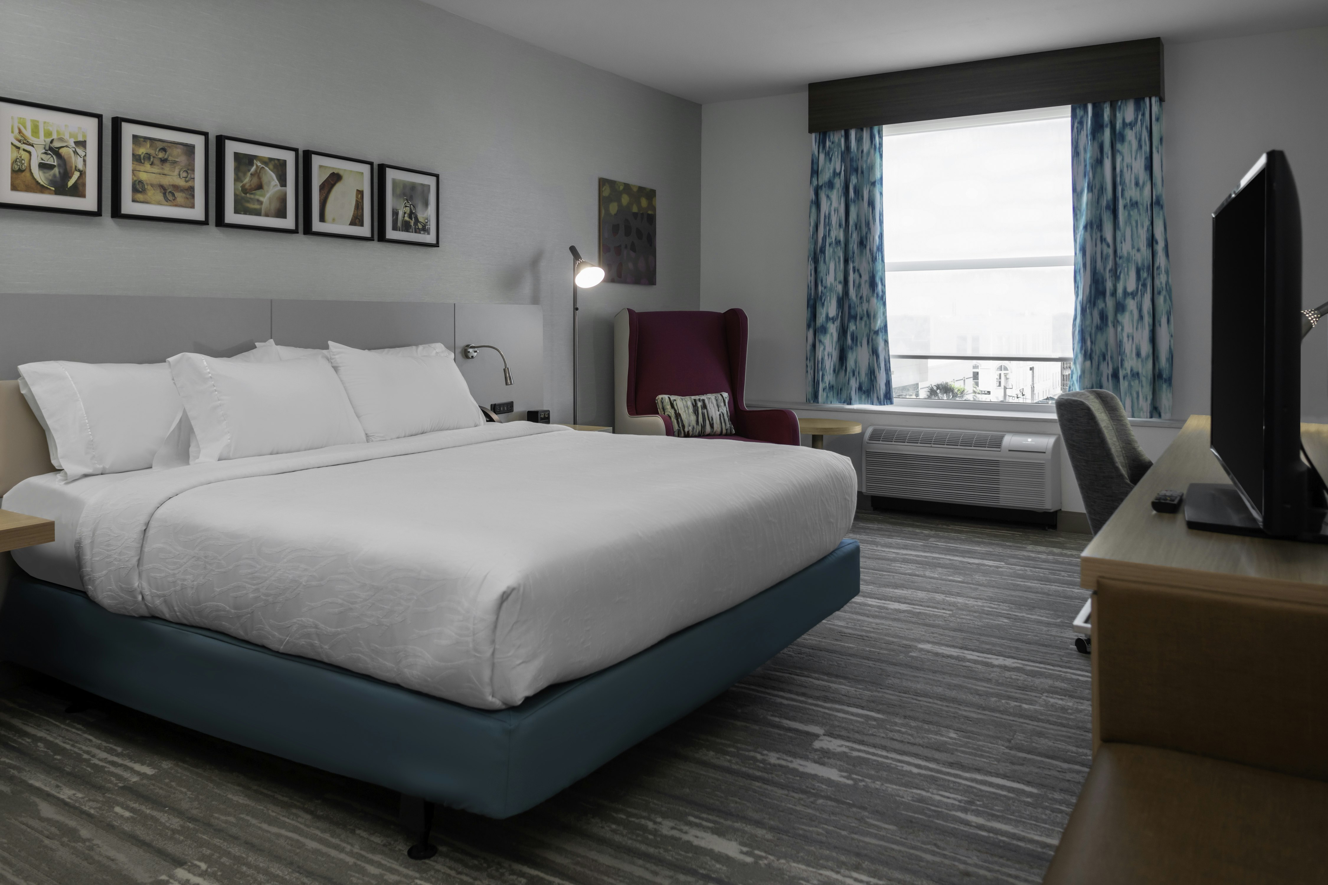 ROOM, KING BED