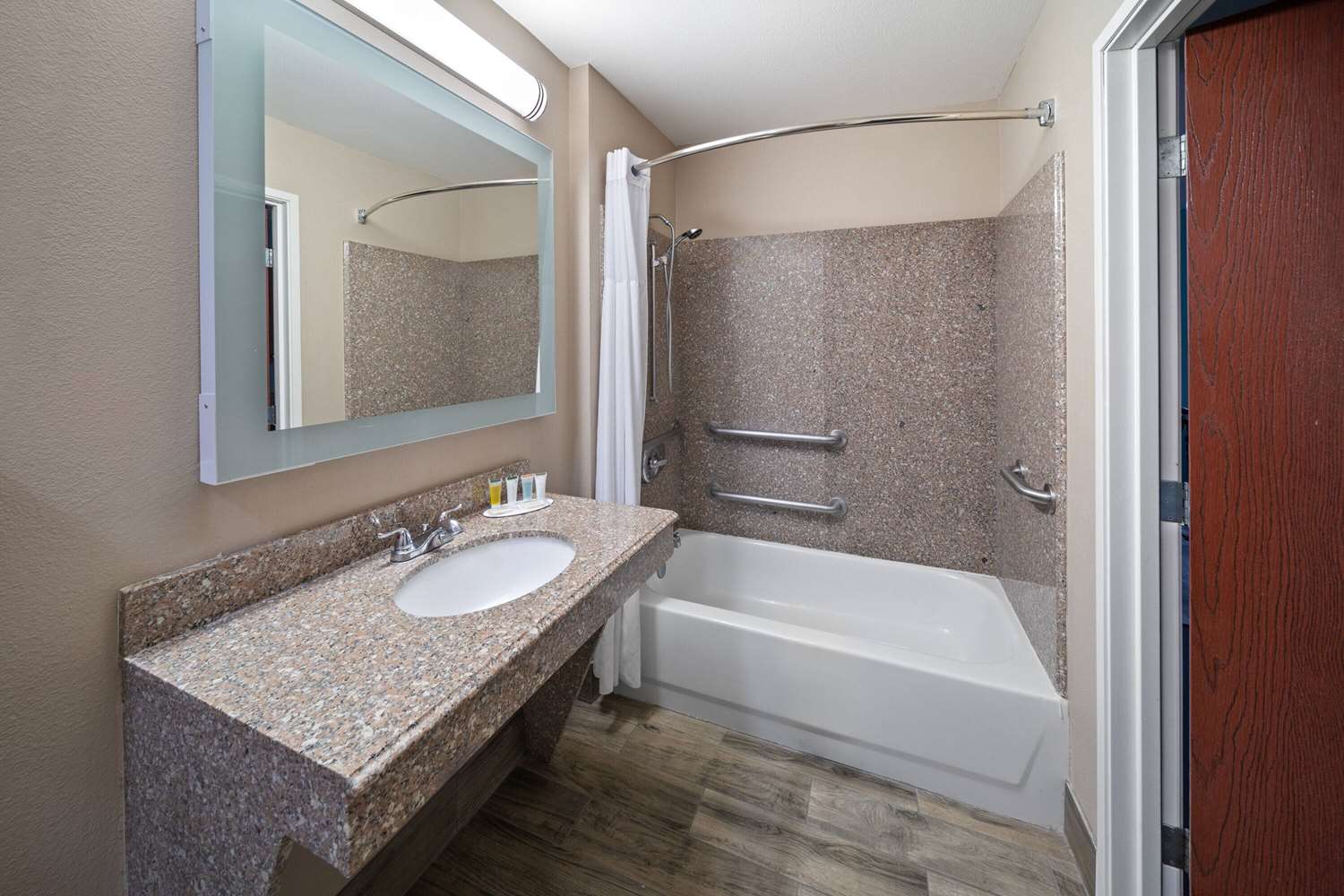 Super 8 by Wyndham Lubbock West 26/28