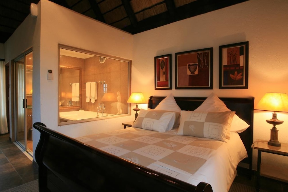 Pensao Guest Lodge 3/19