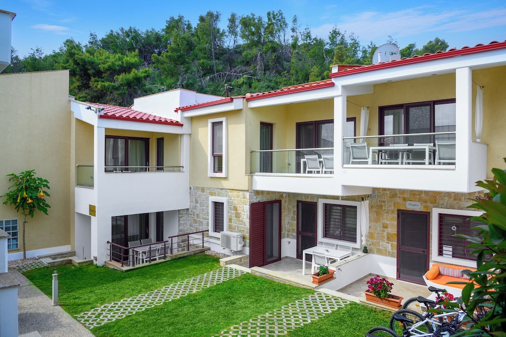 Elpiniki Luxury Apartments 7/66