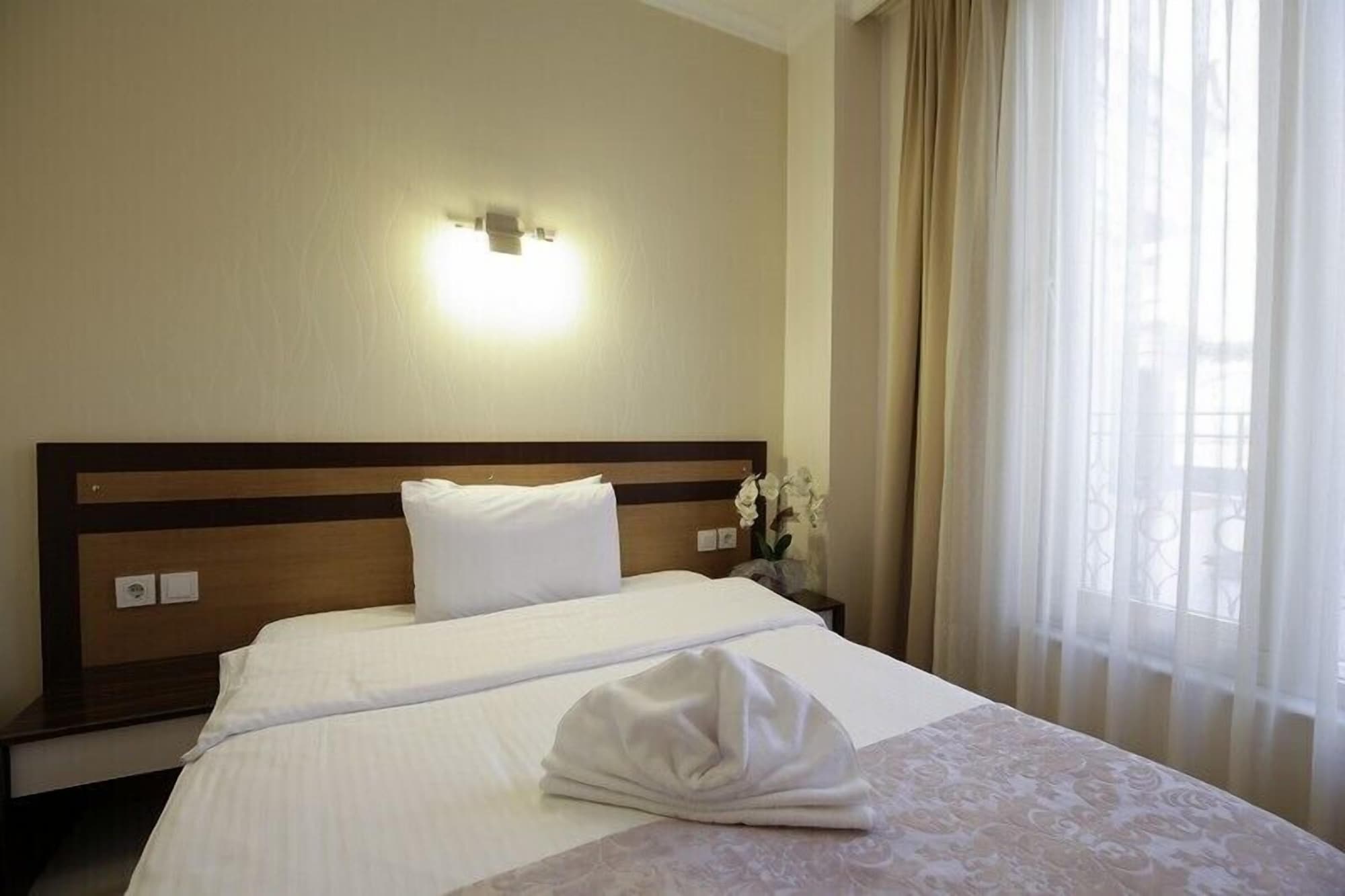 Room, Single, Single Bed