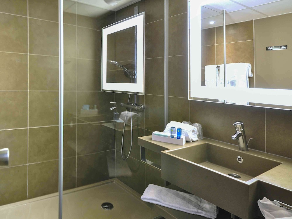 Novotel Nantes Carquefou 75/75