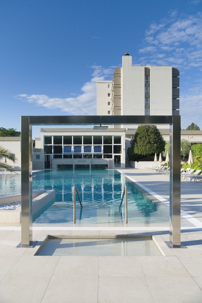 Hotel Des Bains Terme in MONTEGROTTO TERME