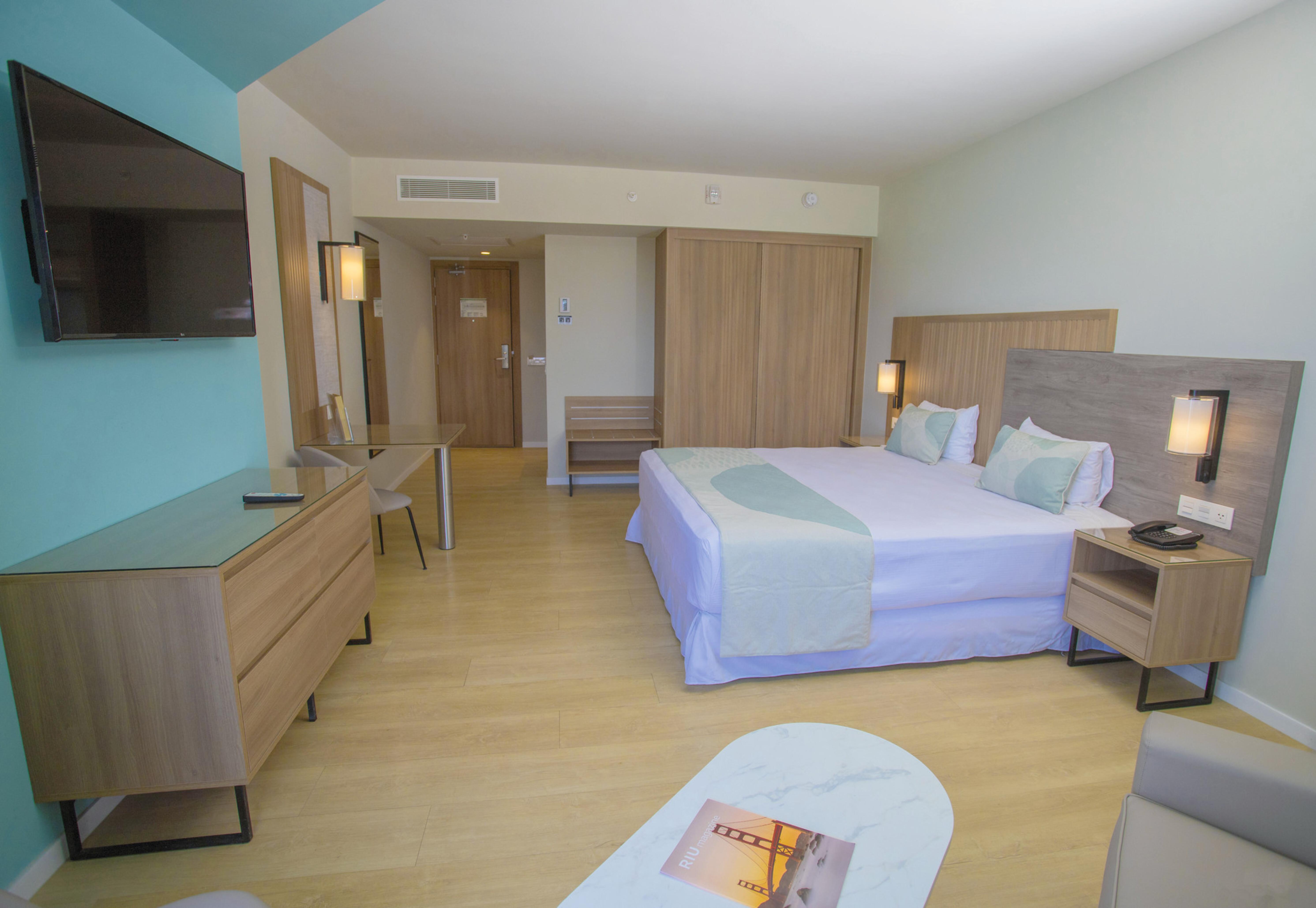 Junior Suite, Lateral Side Sea View