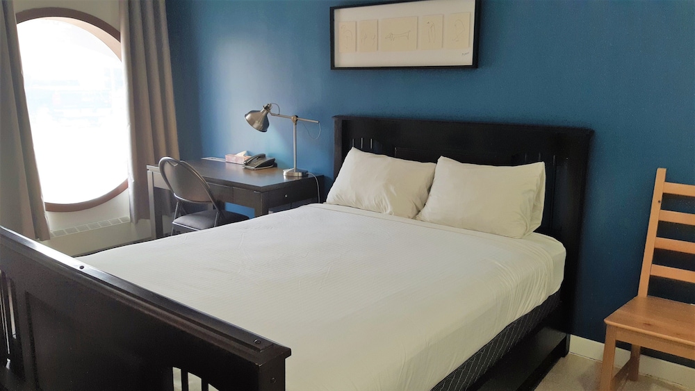 Cloud 9 Inn 28/72