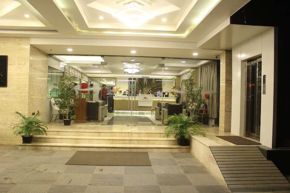 Nk Grand Park Hotel 8/60