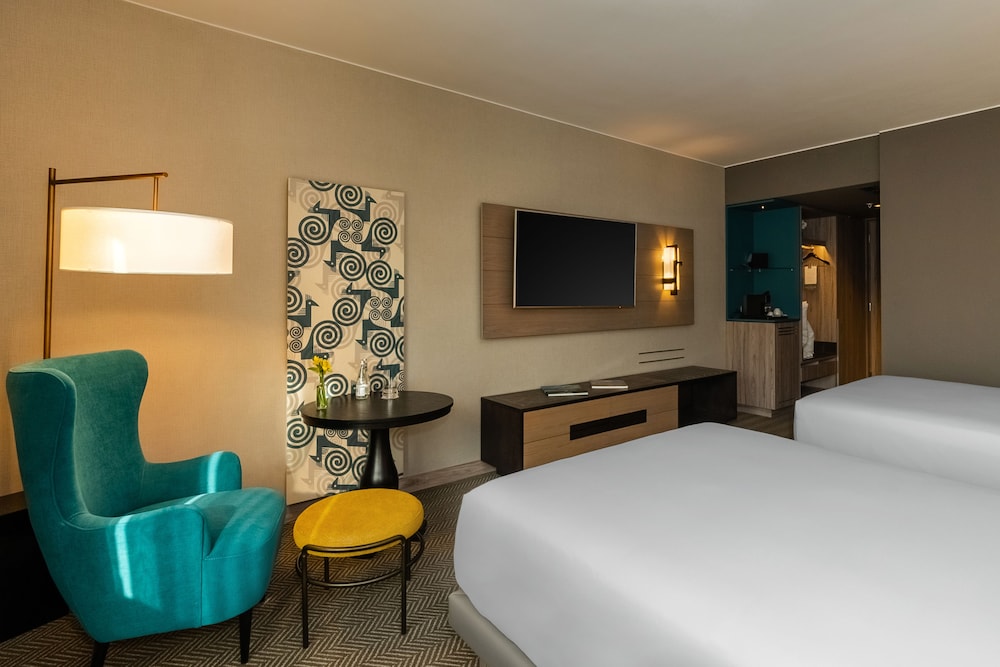 Hyatt Centric San Isidro Lima 18/75
