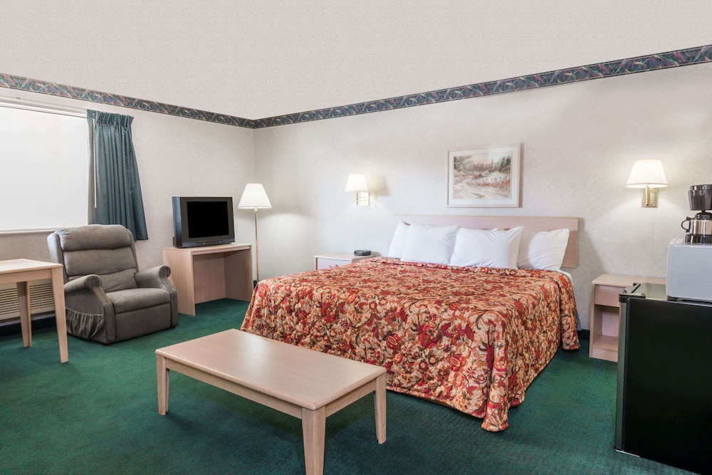 Knights Inn Ottawa 13/24