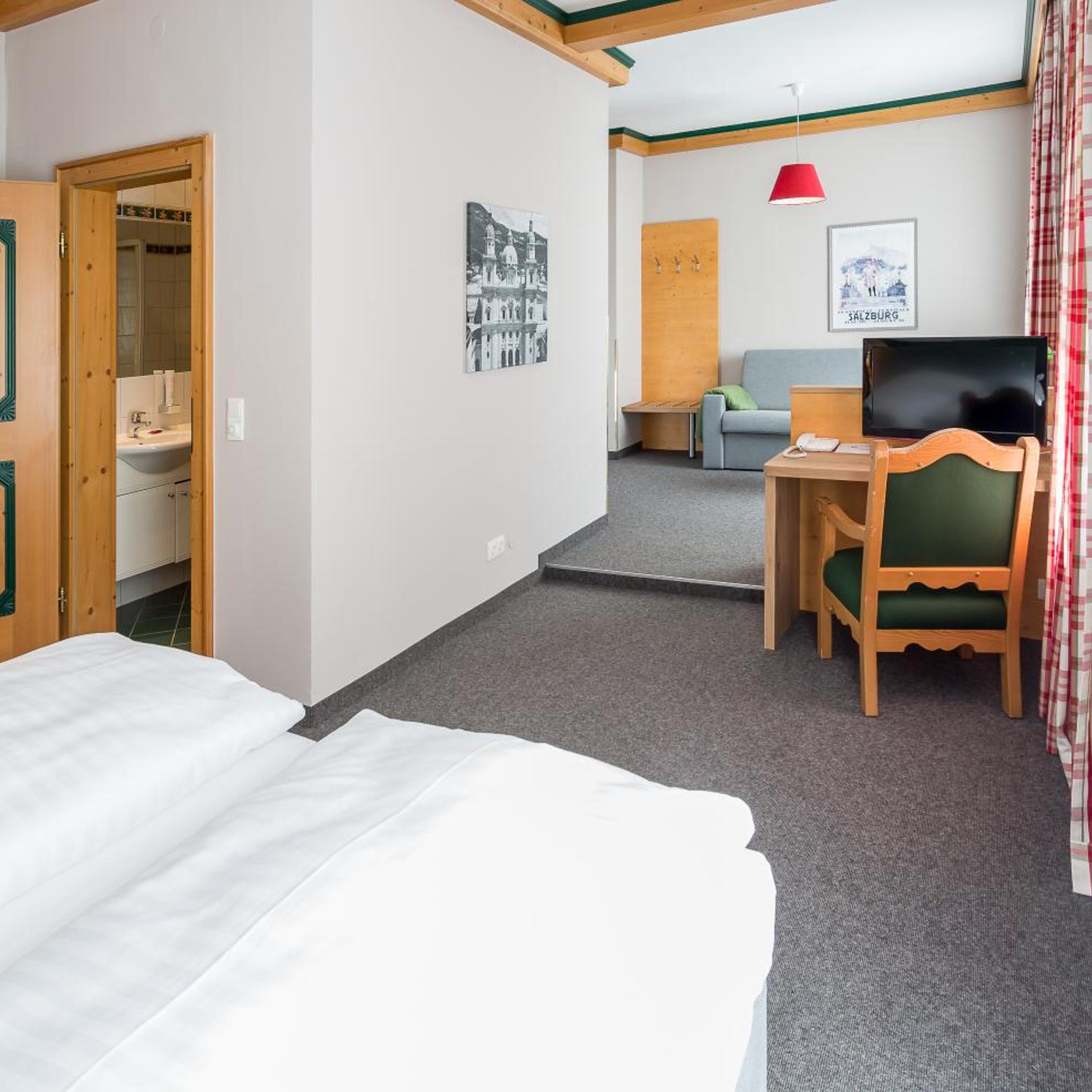 Superior, Double Bed, Markus Sittikus Hotel Sigl Gmbh 3/8