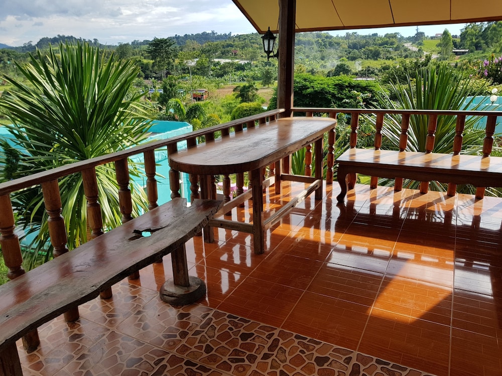Ban Mae Resort 27/30