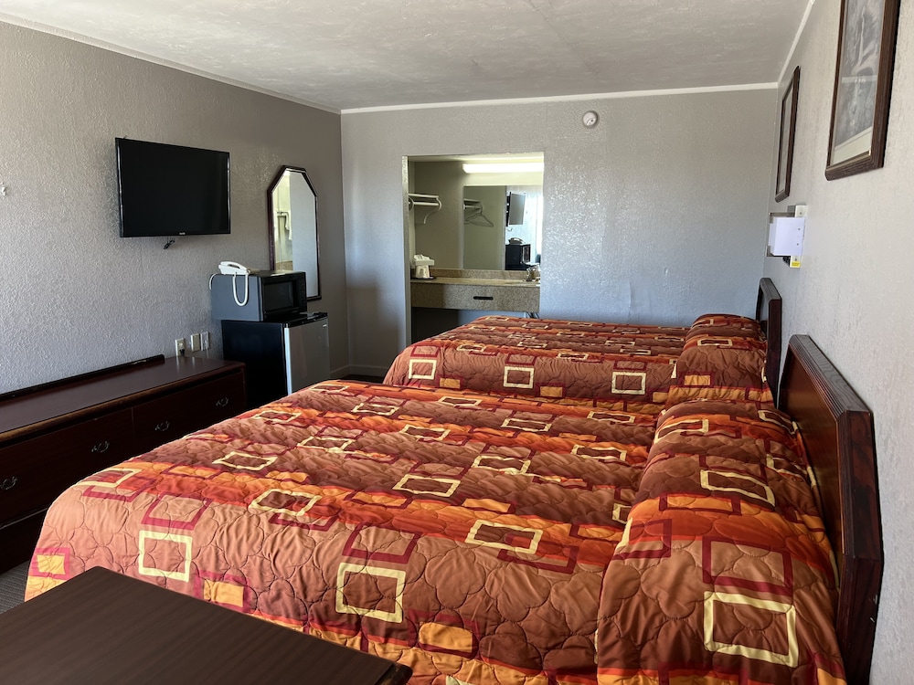 Hotel 81 El Reno 13/19
