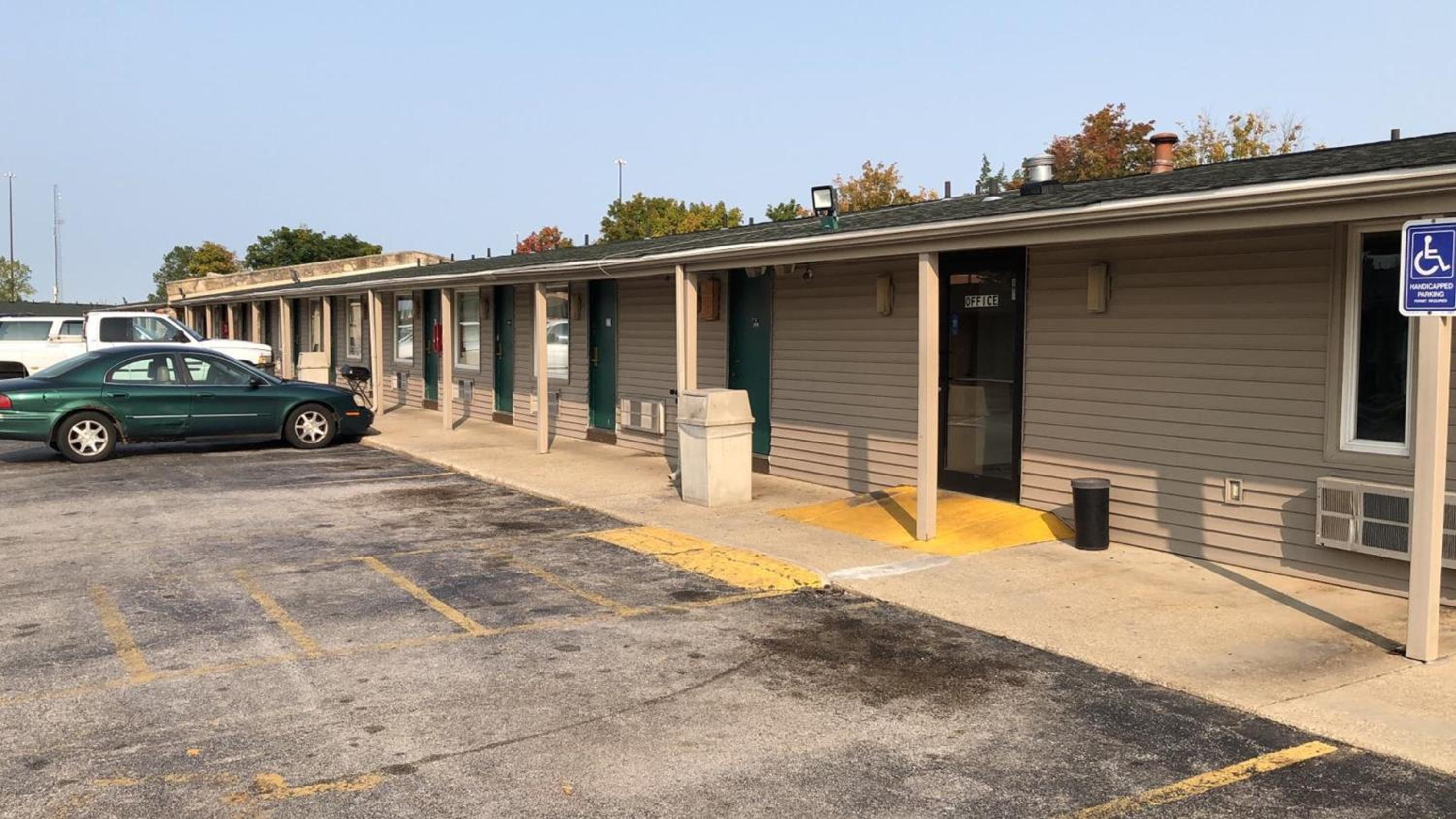 Americas Best Value Inn Merrillville 18/22