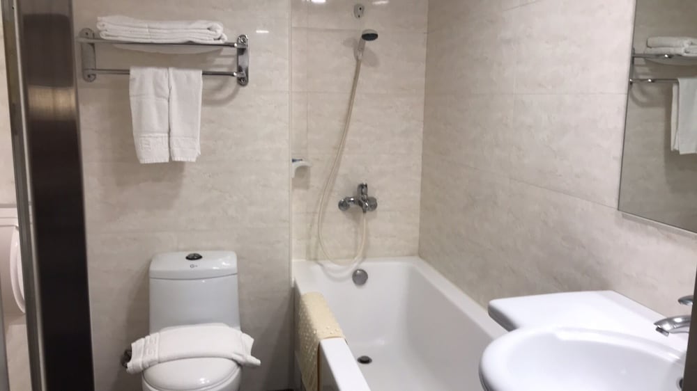 Hub Hotel - Zhongshan Branch 57/58