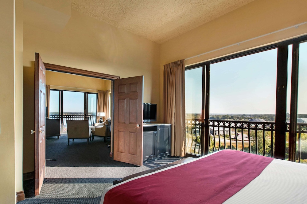 Shoreline Inn Conference Center Ascend Hotel Collection 20/45