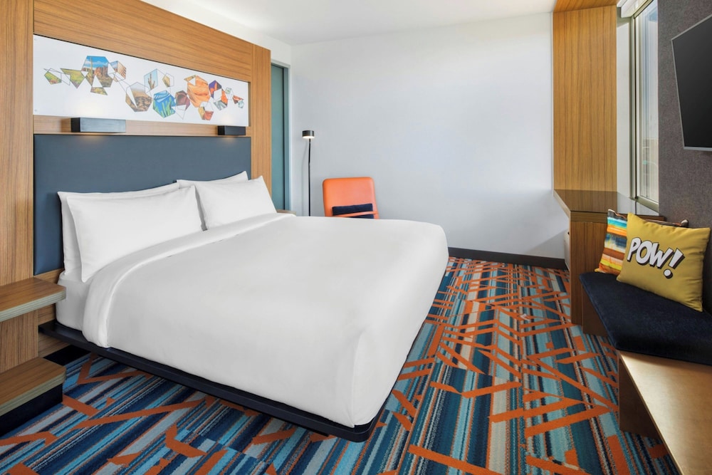 ALOFT, KING BED