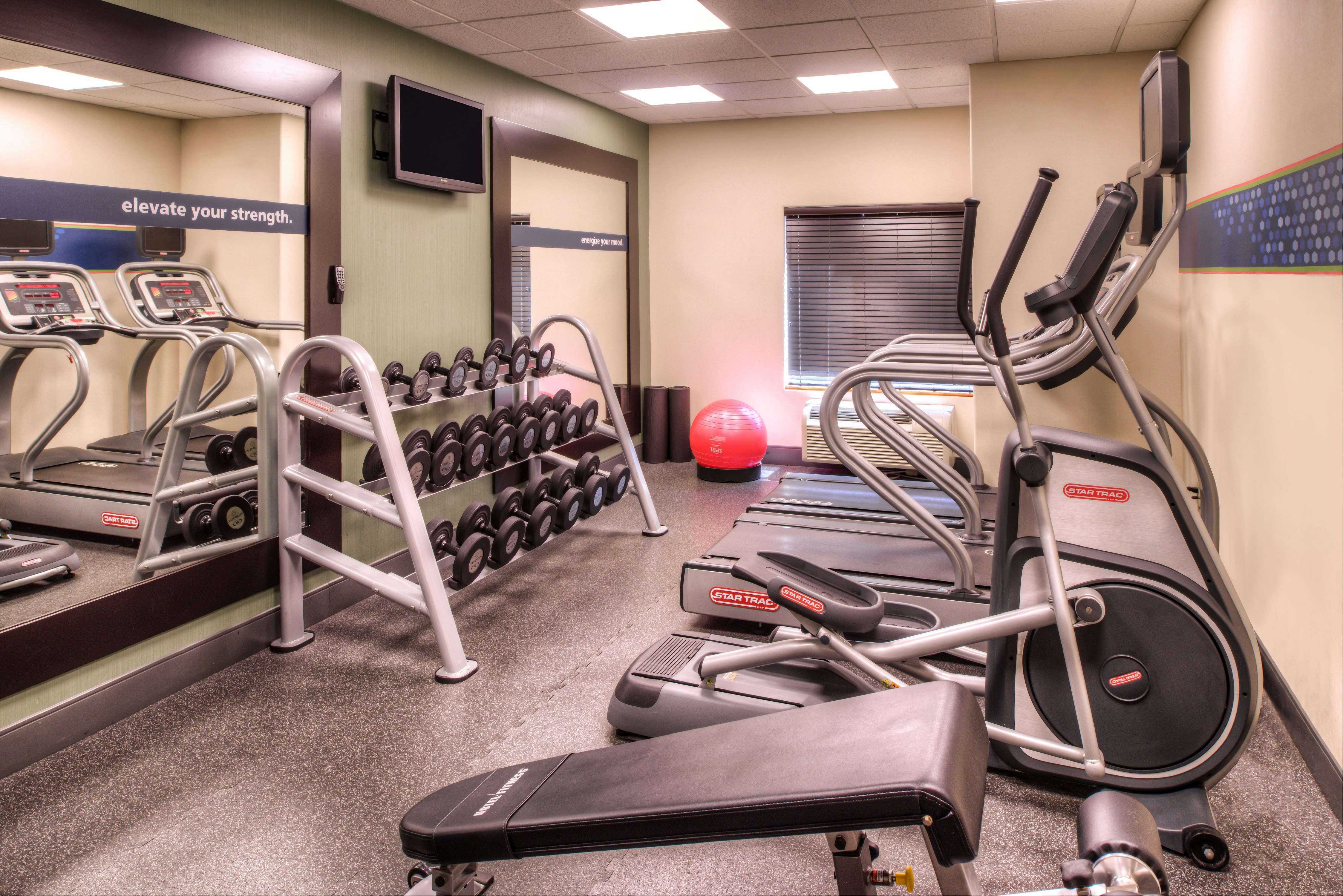 Hampton Inn Suites Ontario 26/60