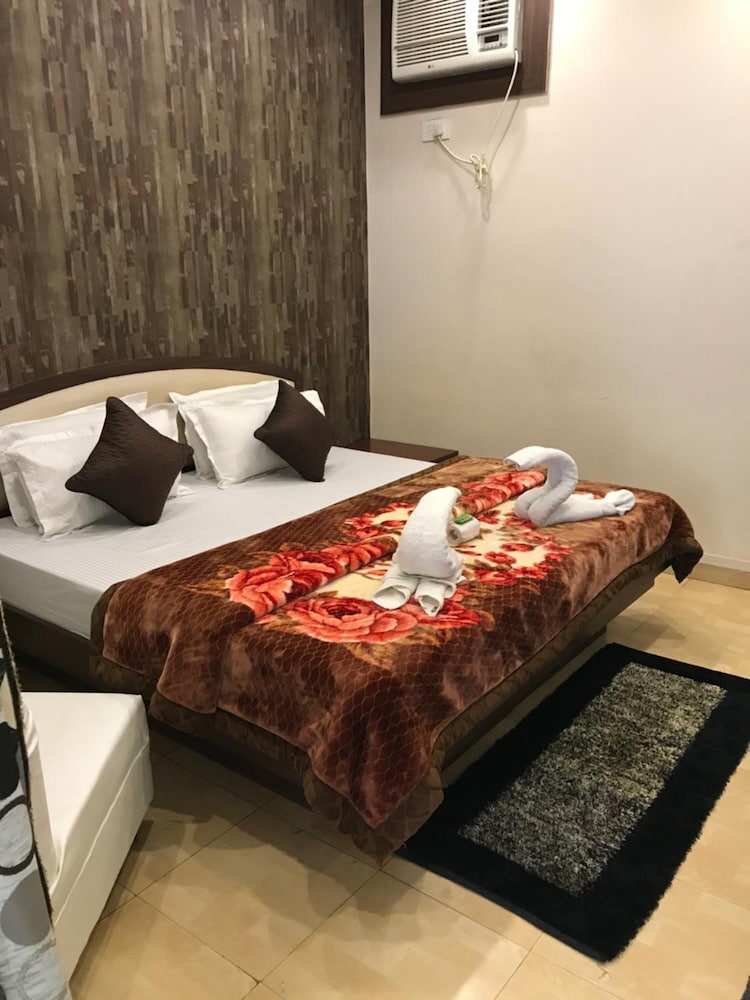 Hotel Sheela 20/53