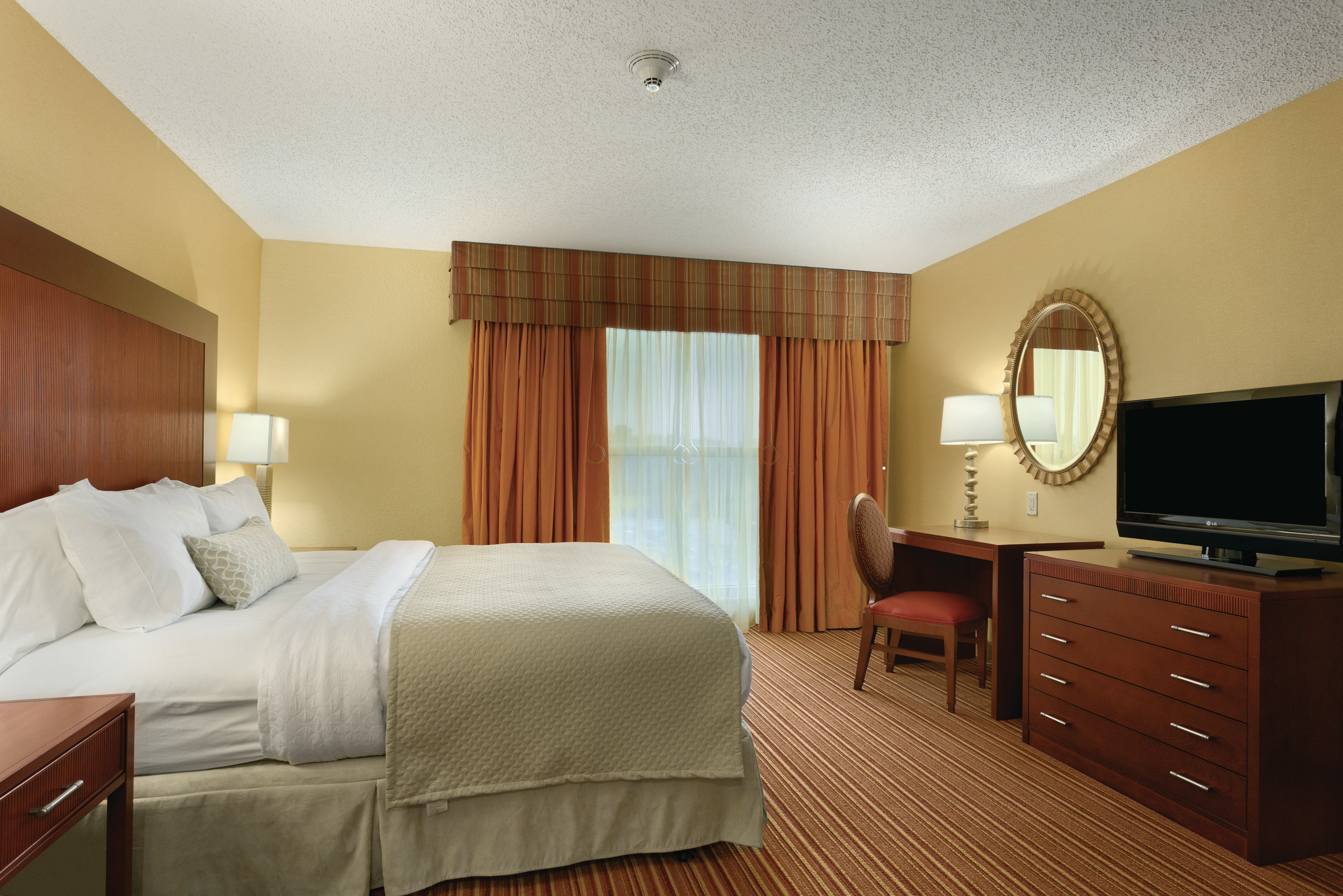 PREMIUM, SUITE, KING BED, ACCESSIBLE