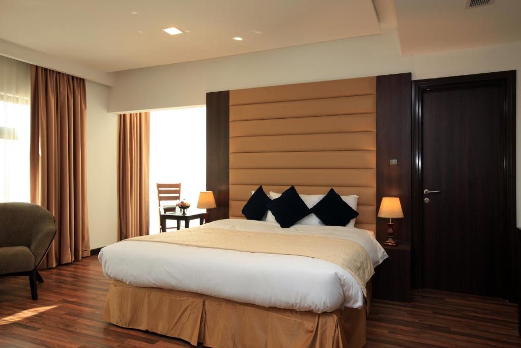 AMBASSADOR SUITE