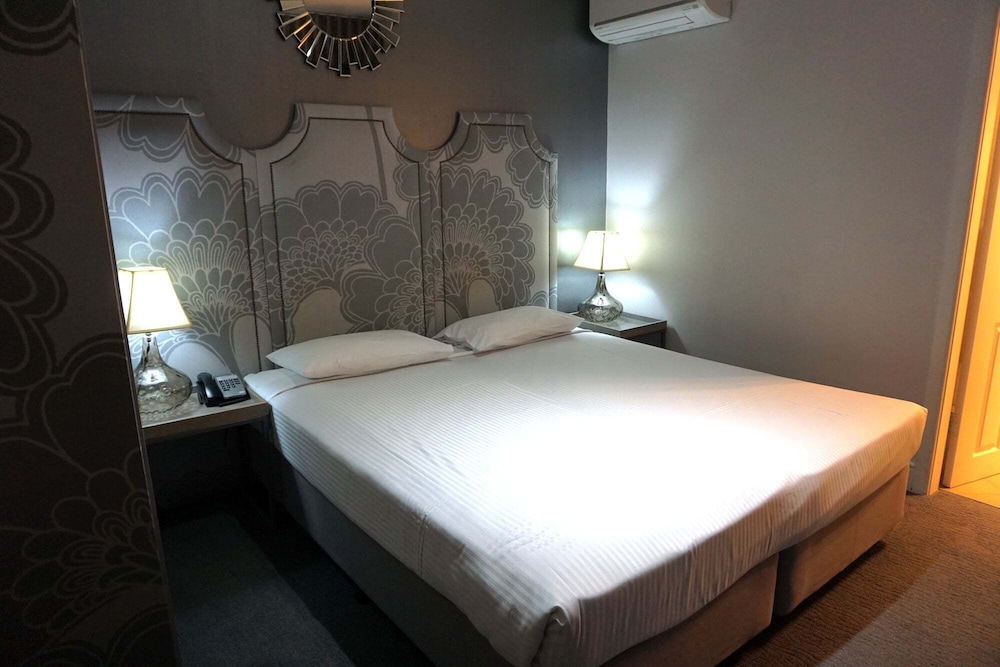 SAVOY DOUBLE BAY HOTEL 15/44