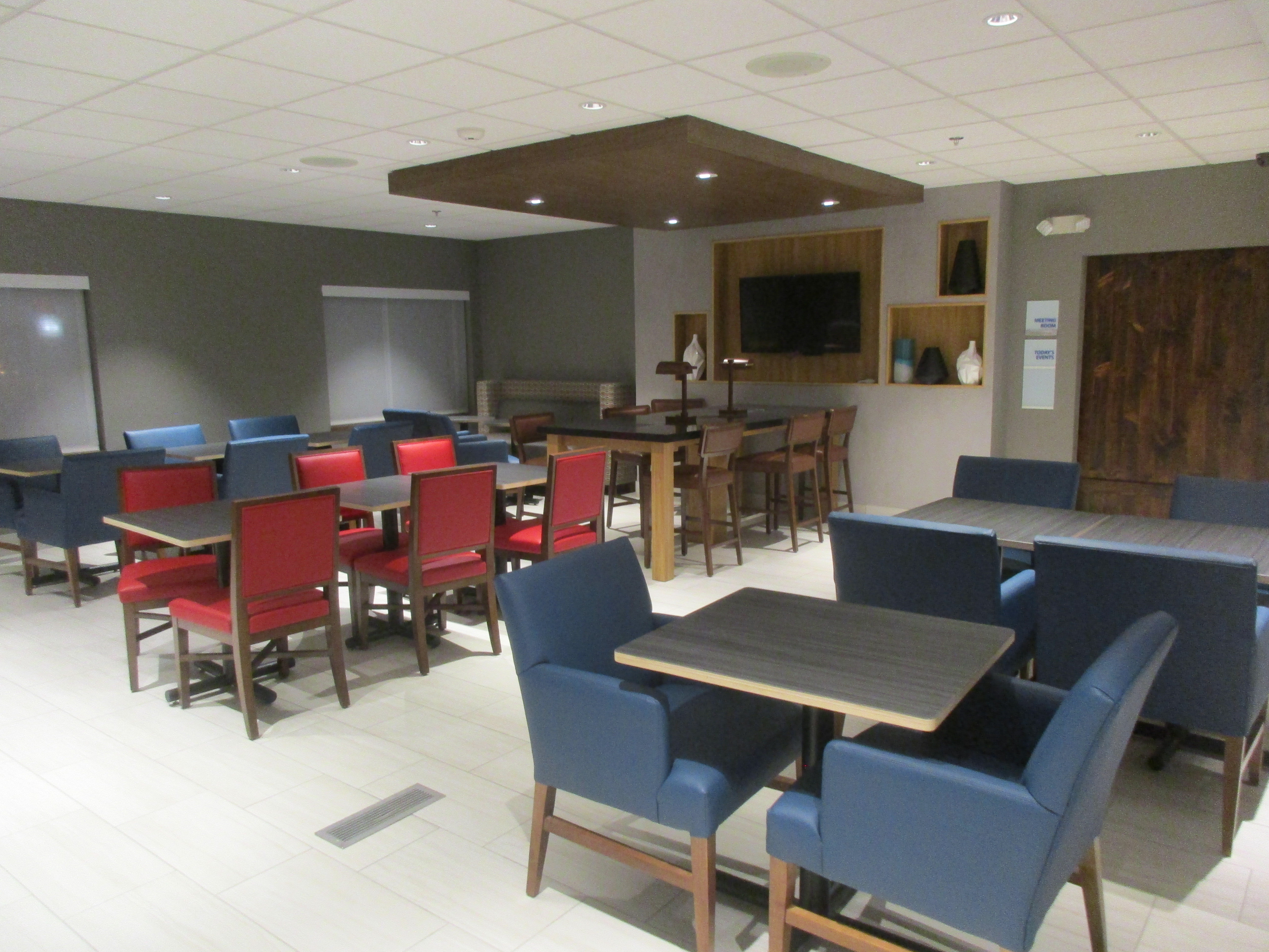 Holiday Inn Express O Neill 33/40