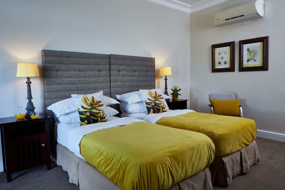 The Devon Valley Hotel 6/50