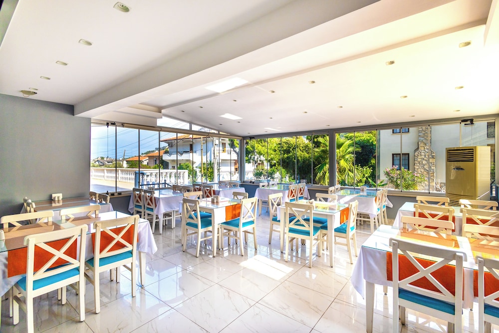TURUNC LIFE HOTEL 31/48