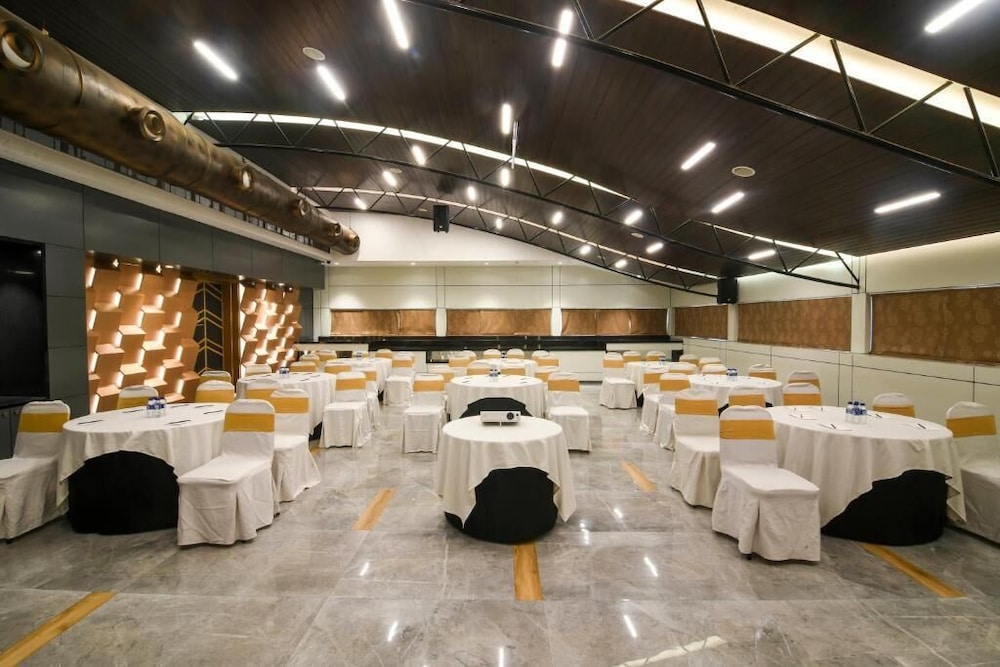 Hotel Suncity Residency 17/19